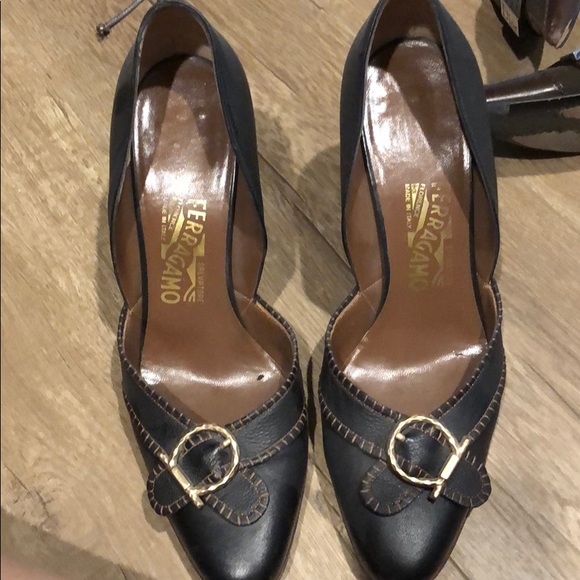 Shoes - Picture 1 of 4